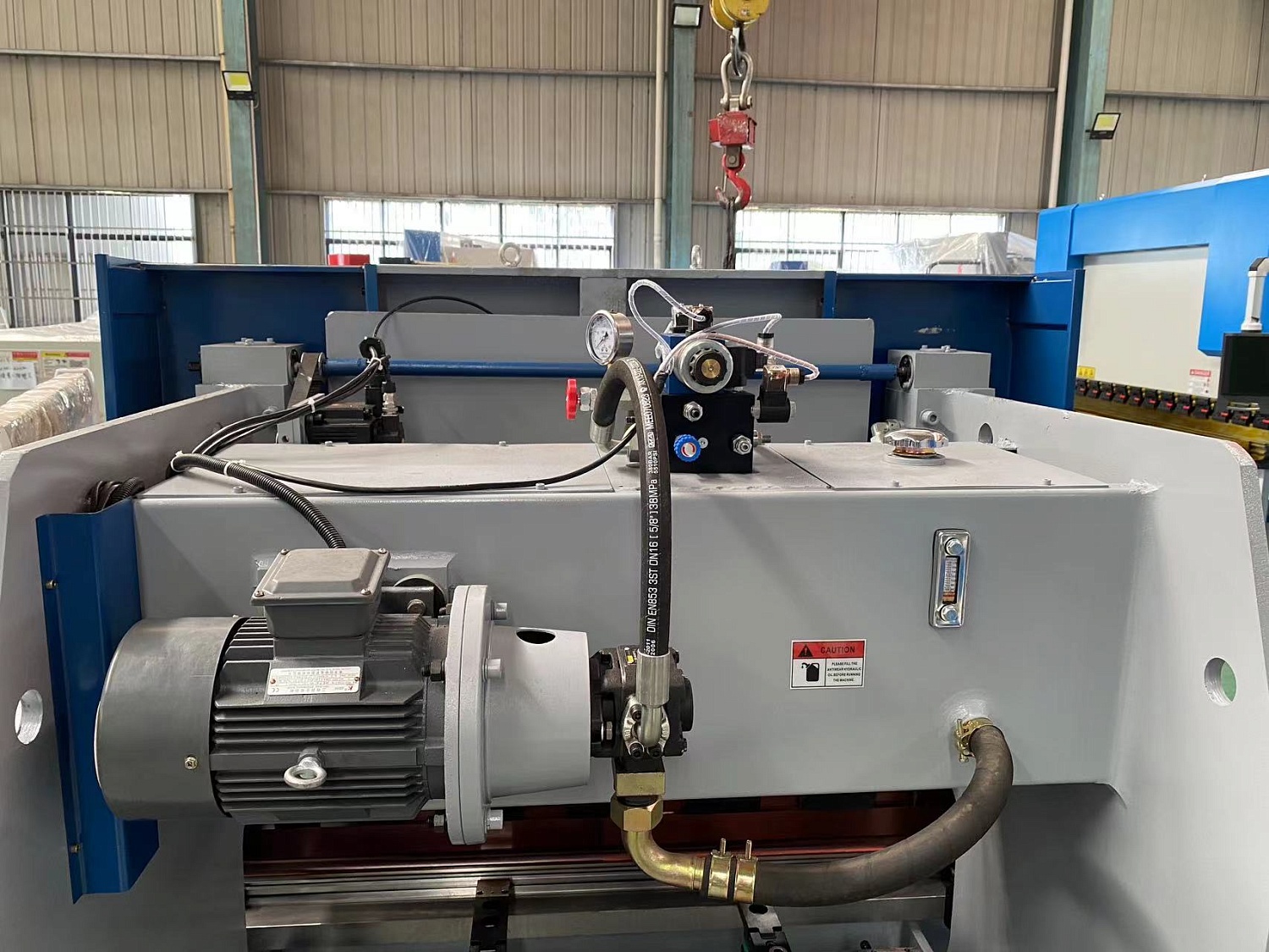 Гидравлический листогибочный пресс 63/2000